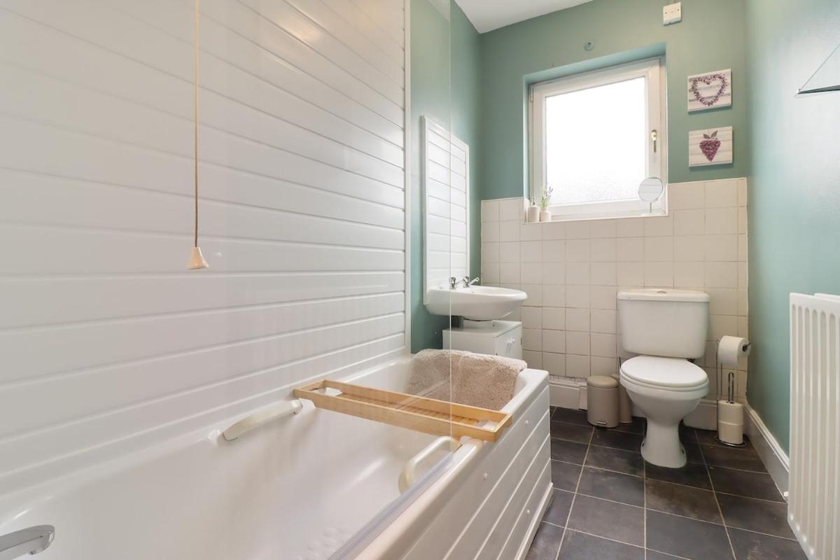 Apartment Yasmin's 2 Bed - Great For Workers And Groups With Free Parking - Hosted By Host Save Sheffield