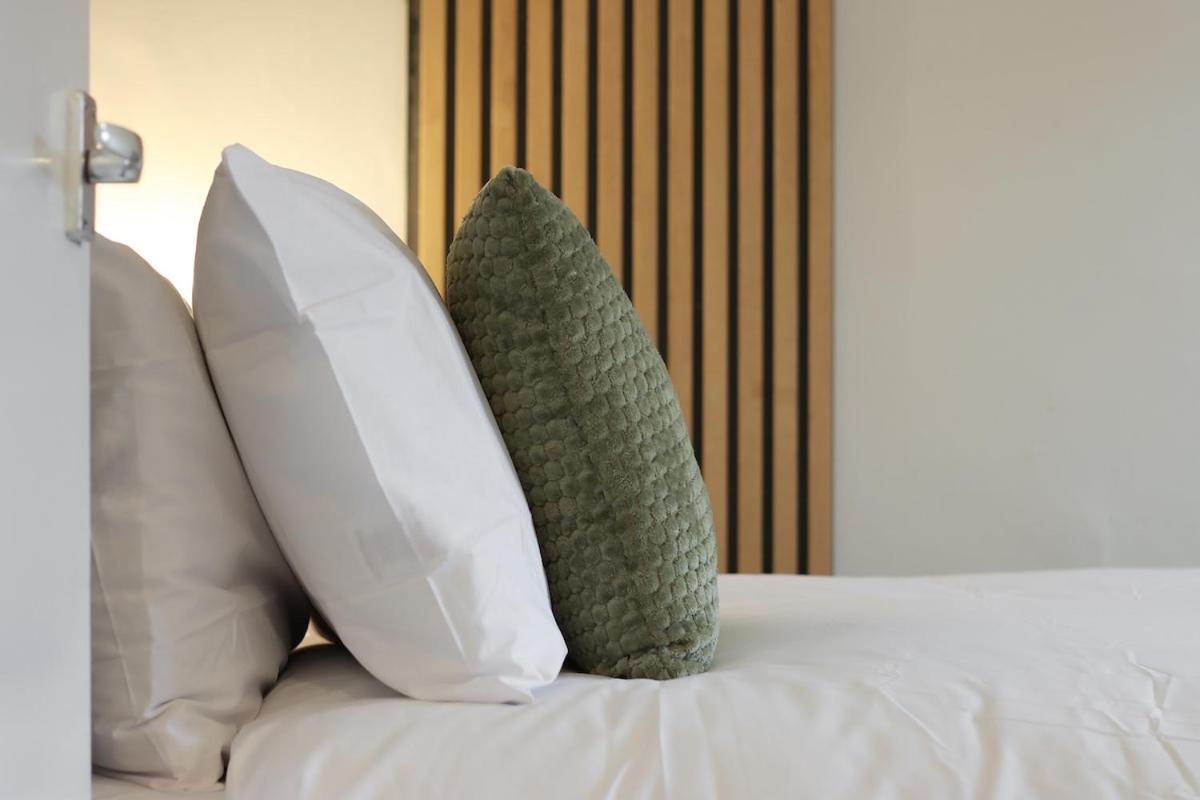 Yasmin's 2 Bed - Great For Workers And Groups With Free Parking - Hosted By Host Save Sheffield