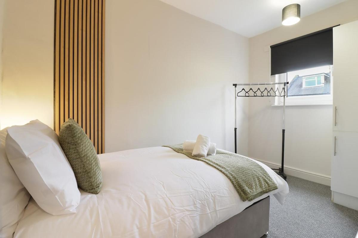 Yasmin's 2 Bed - Great For Workers And Groups With Free Parking - Hosted By Host Save Sheffield